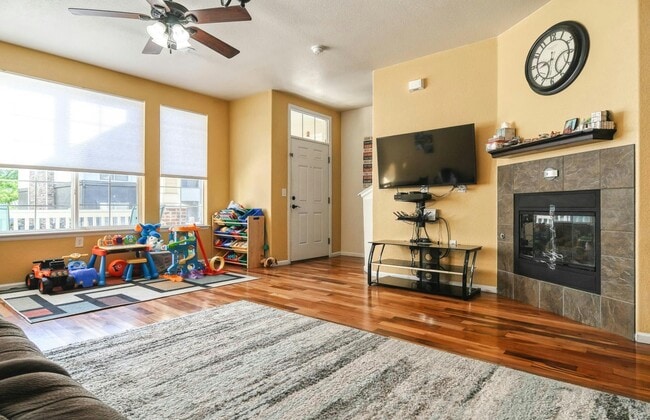 Building Photo - 16053 E Geddes Dr