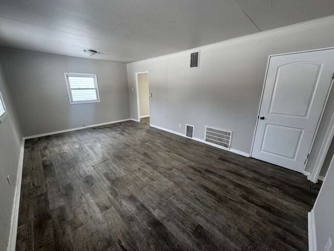 Building Photo - 4018 Tyler St