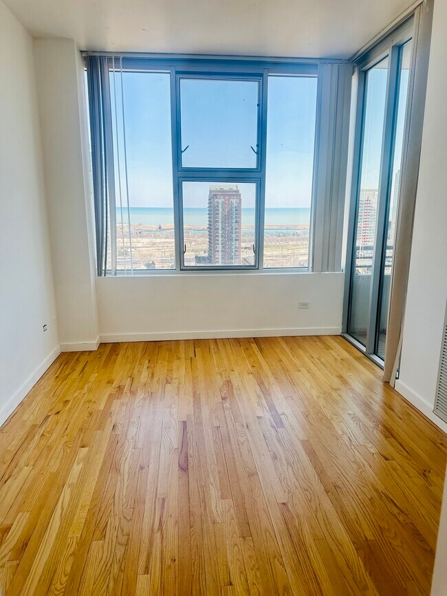 Building Photo - 1720 S Michigan Ave