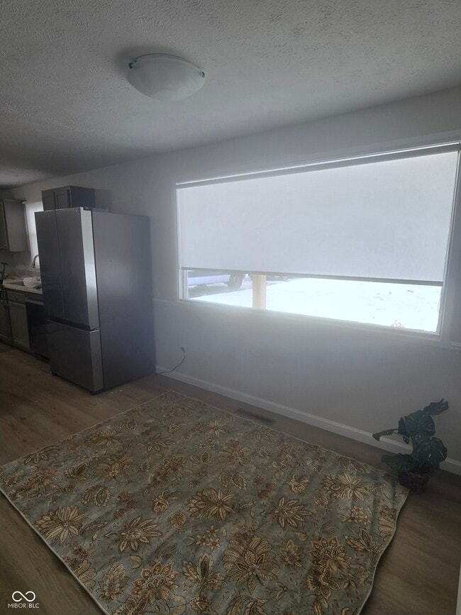 Building Photo - 10155 Orchard Park Dr W