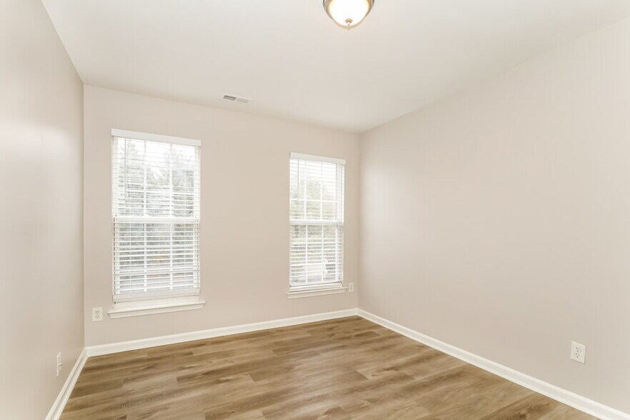 Building Photo - 12827 Winget Rd