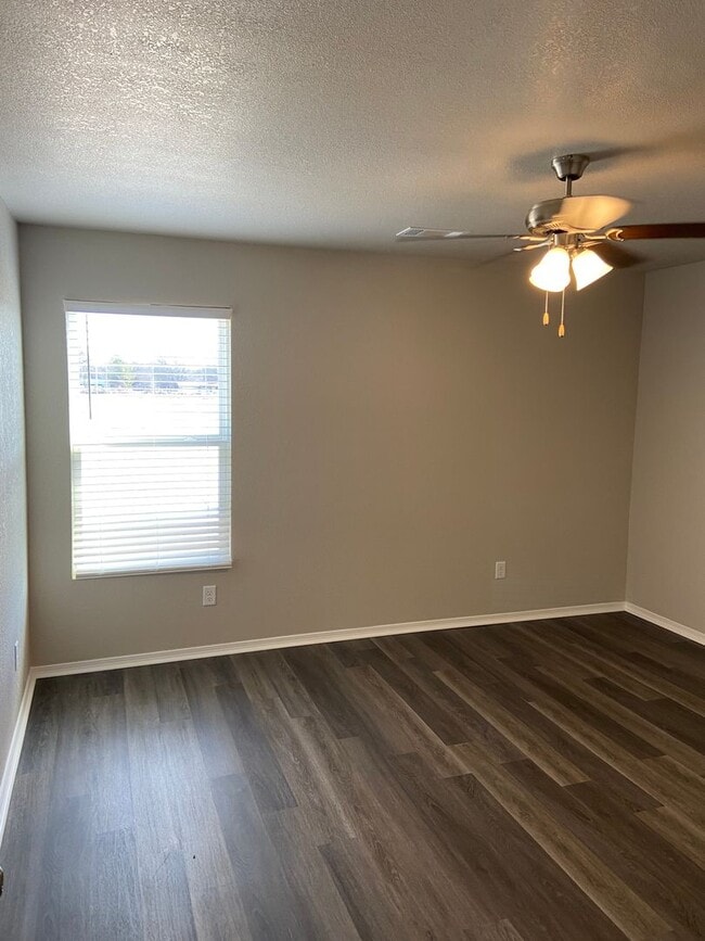 Building Photo - Three Bedroom | Two Bathroom in Jonesboro