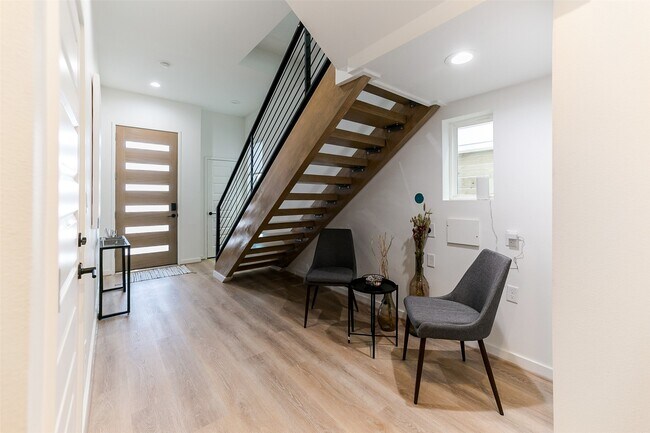 Building Photo - 4303 Chester St