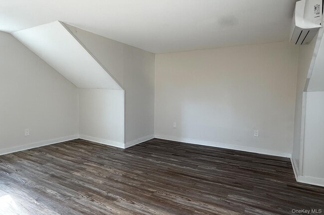 Building Photo - 12 Sayer St