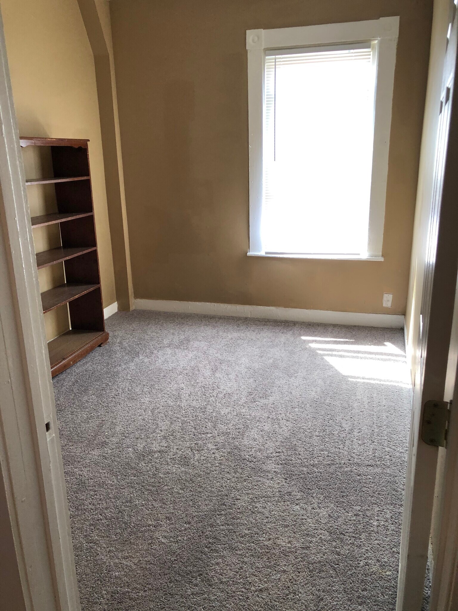 Building Photo - 1641 Acushnet Ave