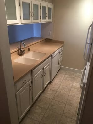 Building Photo - 2201 Romig Pl