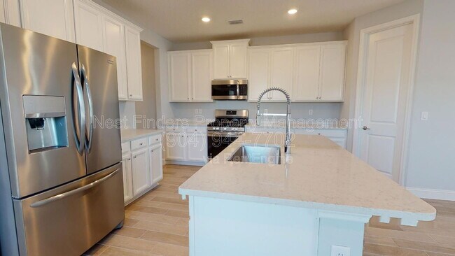 Building Photo - 307 Killarney Ave