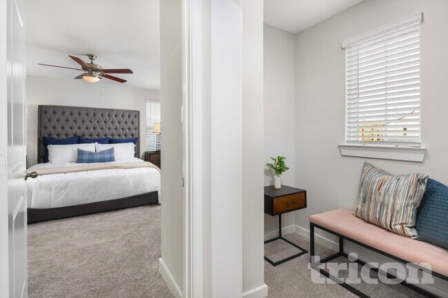 Building Photo - 9835 Willow Creek Commerce Dr