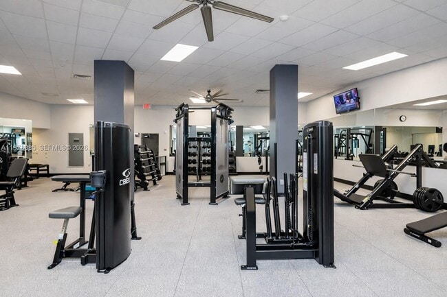 Building Photo - 2501 S Ocean Dr