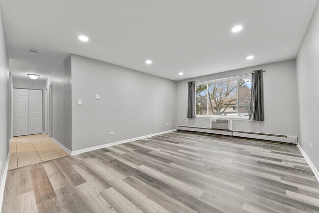 Building Photo - 1500 Robin Cir