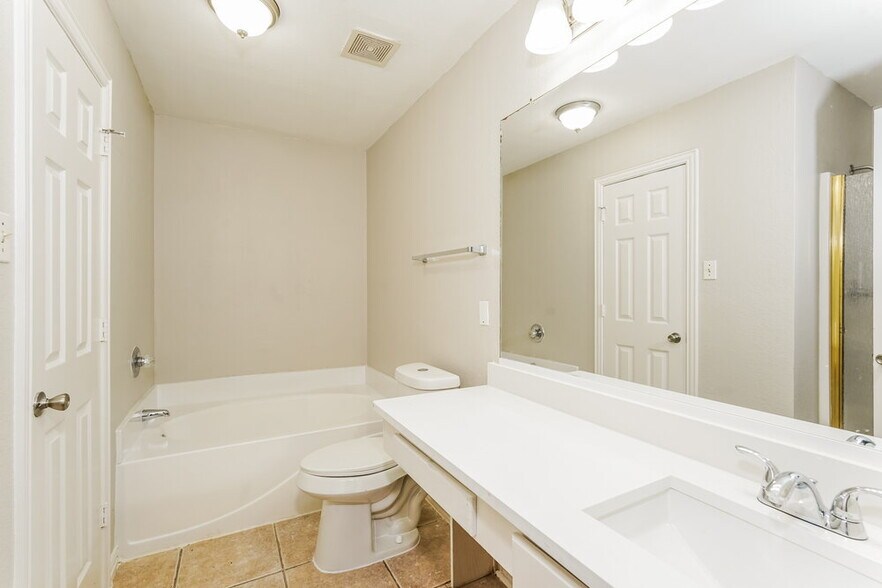 Building Photo - 1601 Prescott Dr