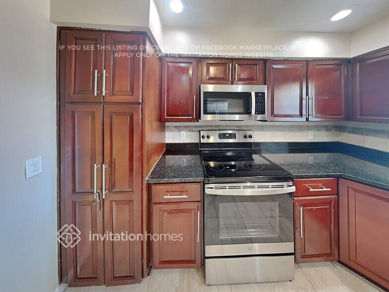 Building Photo - 966 Sunshine Way SW