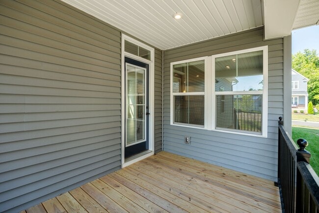 Building Photo - Beautiful 5 Bedroom Home with Attached In-...