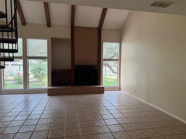 Building Photo - 17 Casa Verde St
