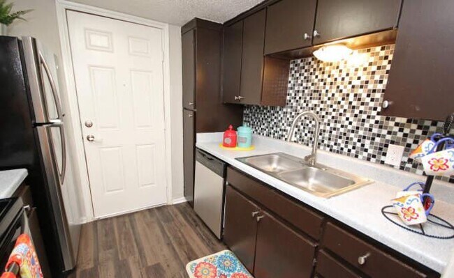 Building Photo - 1 bedroom in Dallas TX 75243