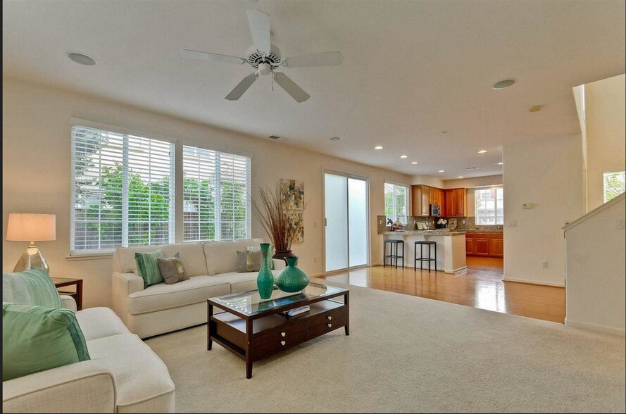 Building Photo - 34503 Torrey Pine Ln