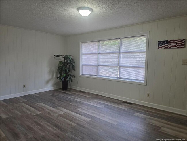 Building Photo - 1125 Oakwood St
