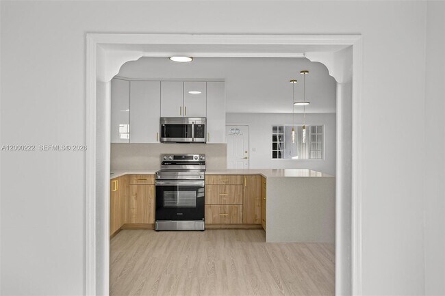 Building Photo - 6825 SW 12th St