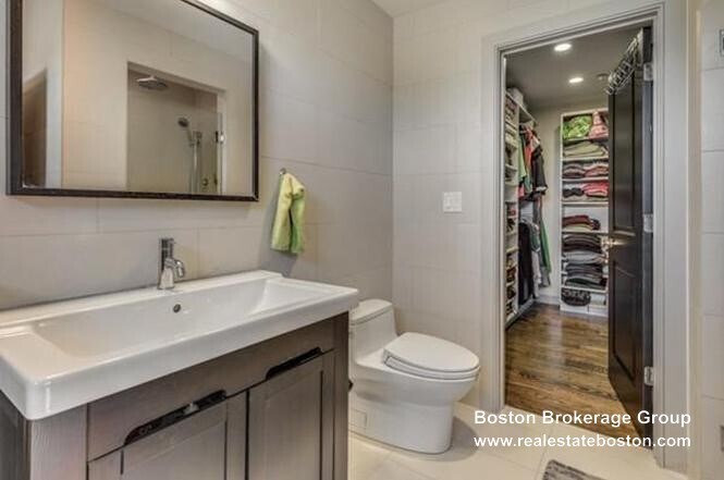 Building Photo - 45 Vinton St