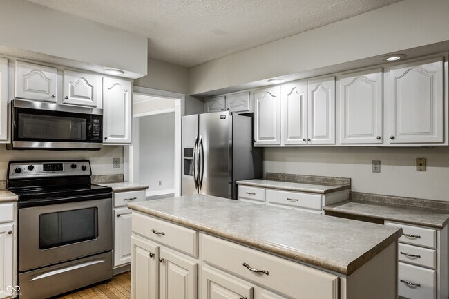 Building Photo - 795 Grace Dr