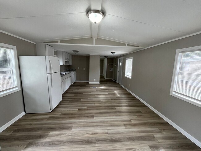 Building Photo - Colony Oaks Homes