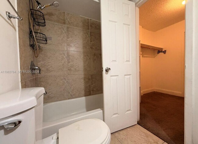 Building Photo - 1805 Sans Souci Blvd