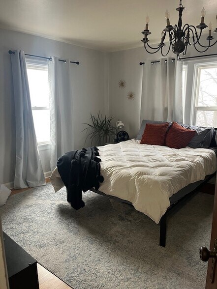 Building Photo - 610 Summit Ave