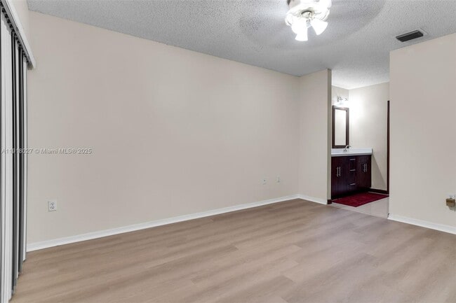 Building Photo - 9532 SW 154th Pl