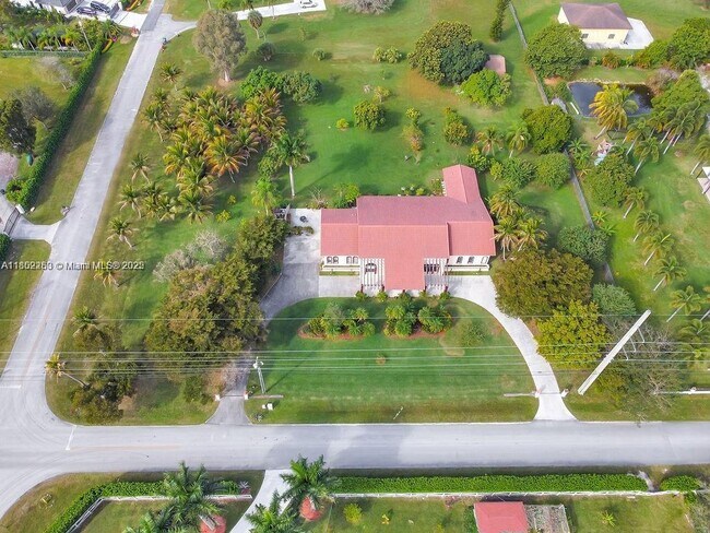 Building Photo - 5425 SW 190th Ave