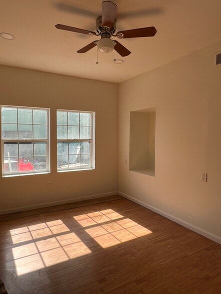 Bedroom - 2920 Parkview Dr