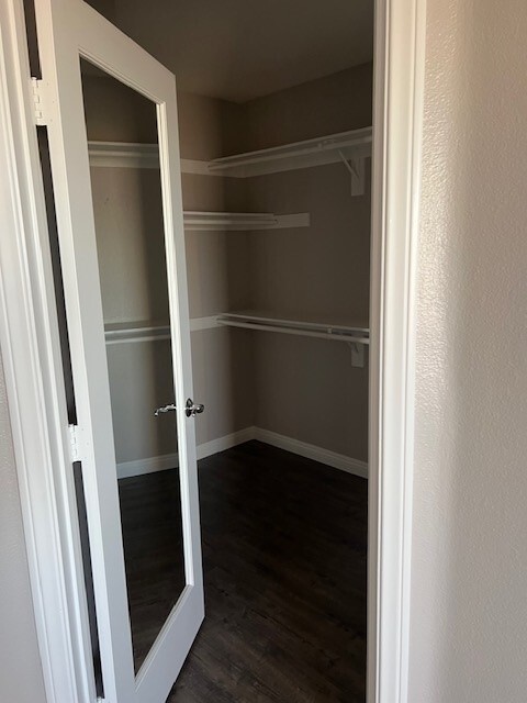 Master closet - 2123 Palo Alto Dr