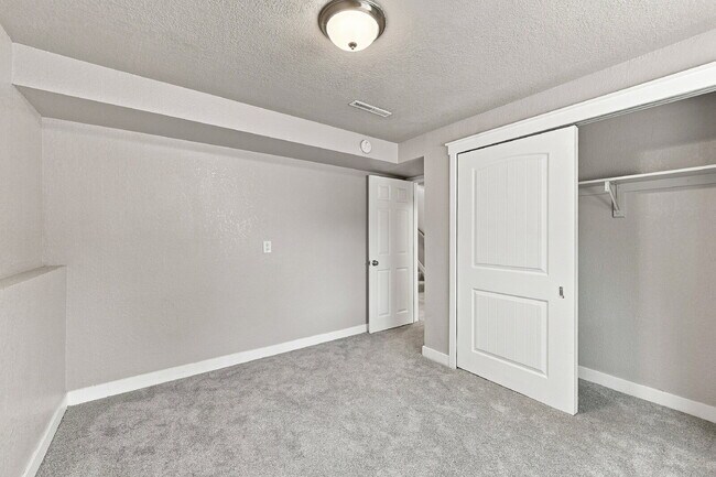 Building Photo - 2523 Ember Dr
