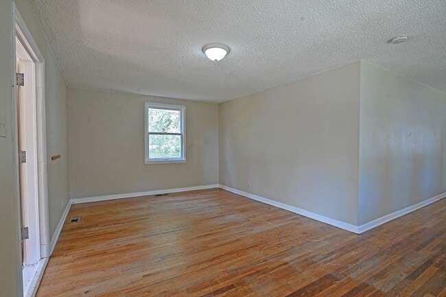 Building Photo - 555 Wyoming Ave