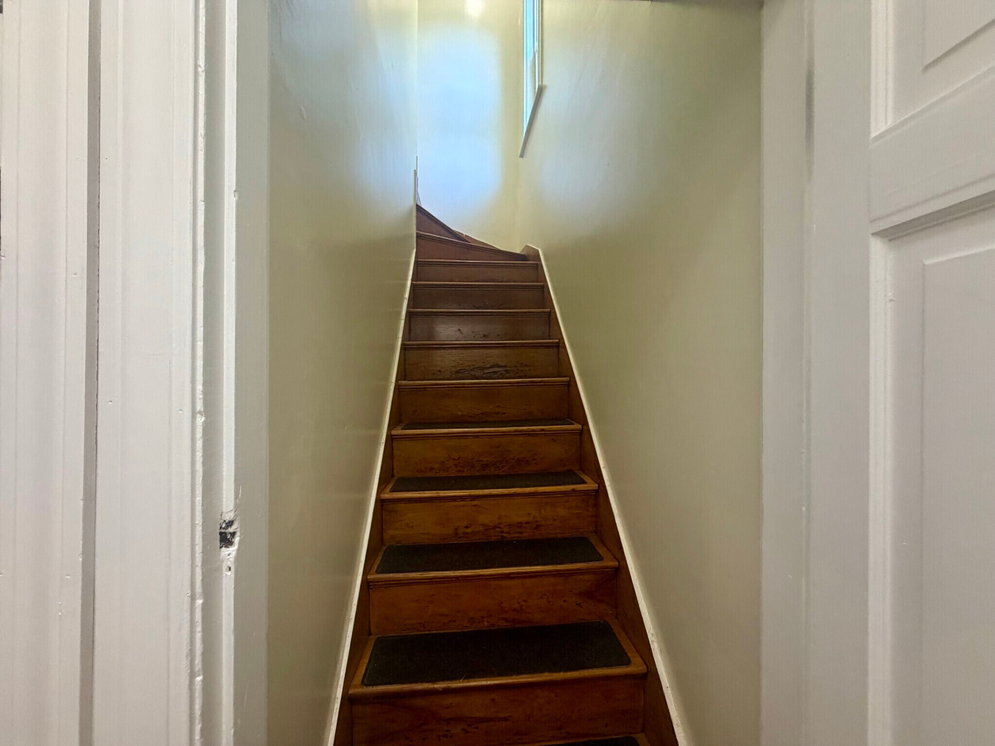 Building Photo - 19 Banks St