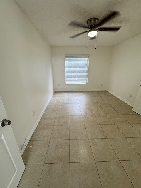 Building Photo - 4654 Schall Rd