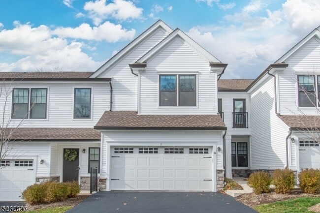 Building Photo - 5 White Aster Ct