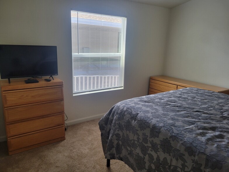 Building Photo - 880 Montecito Dr