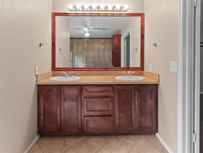 Building Photo - 17111 Bayou Bluff Ct