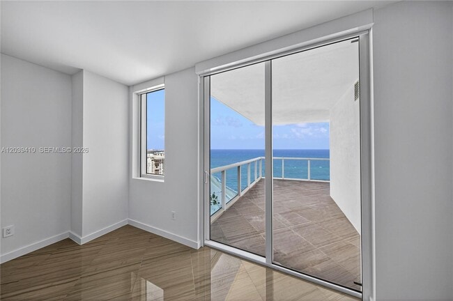 Building Photo - 2711 S Ocean Dr