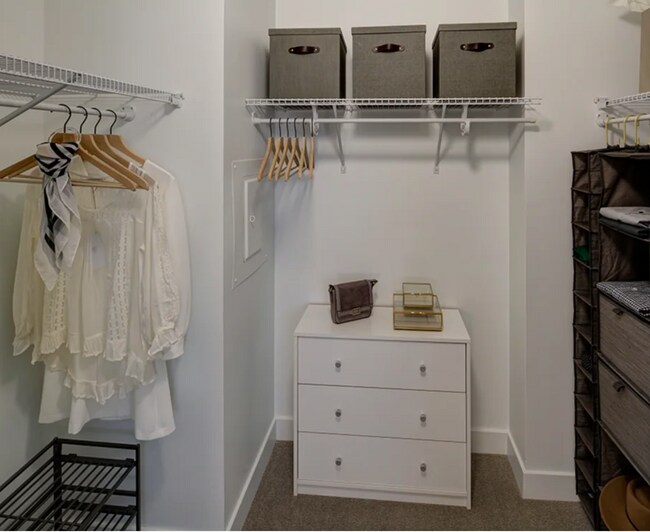 Building Photo - 2645 N Clark St