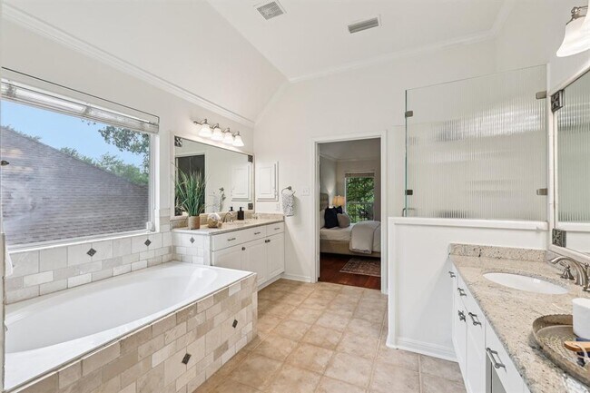 Building Photo - 10113 Cassandra Dr