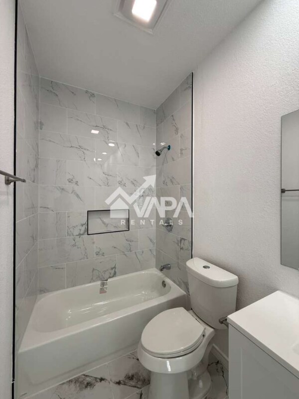 Building Photo - 9747 Fortune Ridge Dr