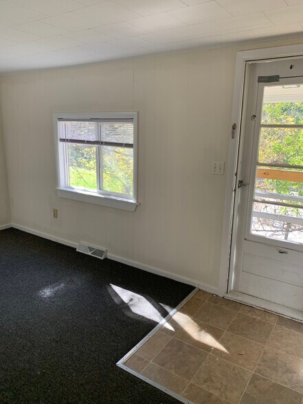 Building Photo - 949 Dryden Rd