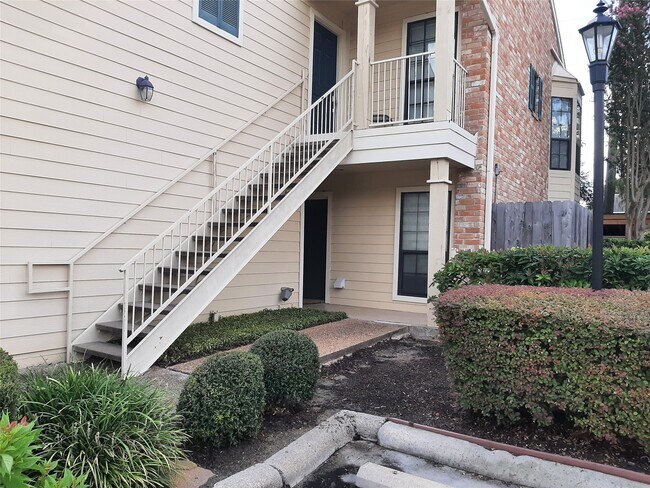 Primary Photo - 767 Bering Dr