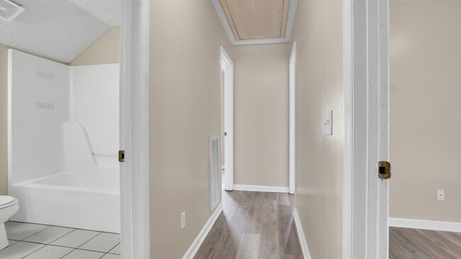 Building Photo - 1452 Middleborough Ct