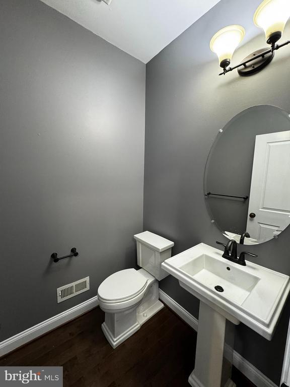 Building Photo - 4 Stonehaven Cir