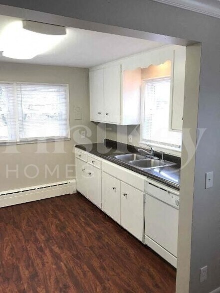 Building Photo - 2032 Bethesda Blvd