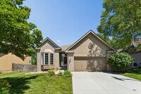 Building Photo - 4 Bedroom Elkhorn Ranch!