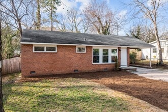 Building Photo - Beautiful 3BR Home in SE Raleigh - Fully Renovated + HUGE Fenced in Yard!