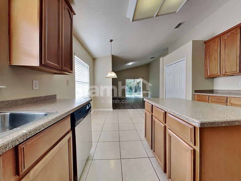 Building Photo - 809 Crystal Spring Way